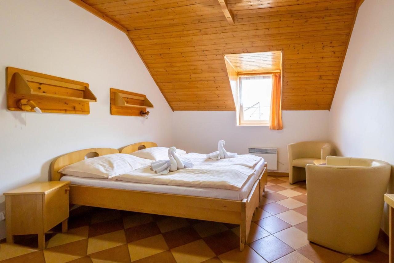 Horsky Hotel Rajska Bouda Malenovice  Екстер'єр фото